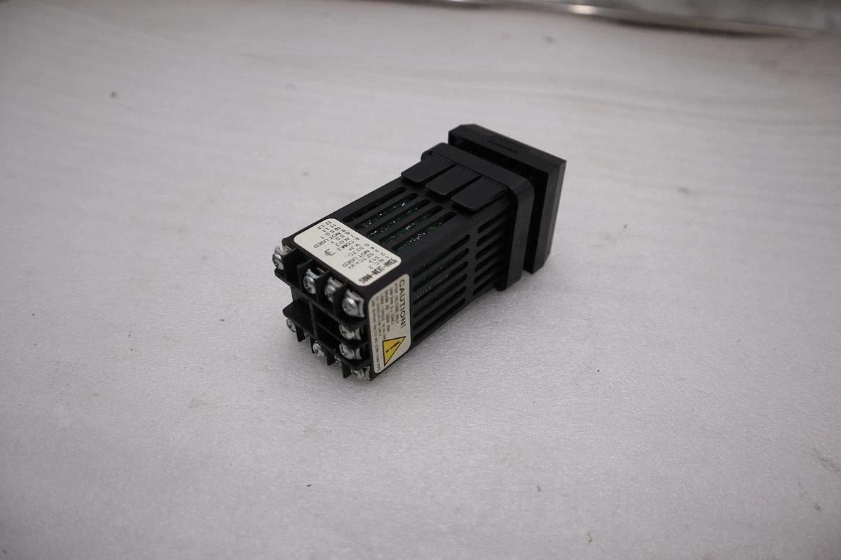 Used Watlow 93AA-1KD0-00RG Temperature Control Module Display STOCK L100C