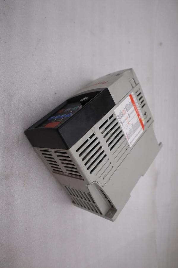 Used Allen-Bradley PowerFlex 4 22A-D2P3N104 380-480V 3 Phase 2.3A 0.75kW 1 HP Drive