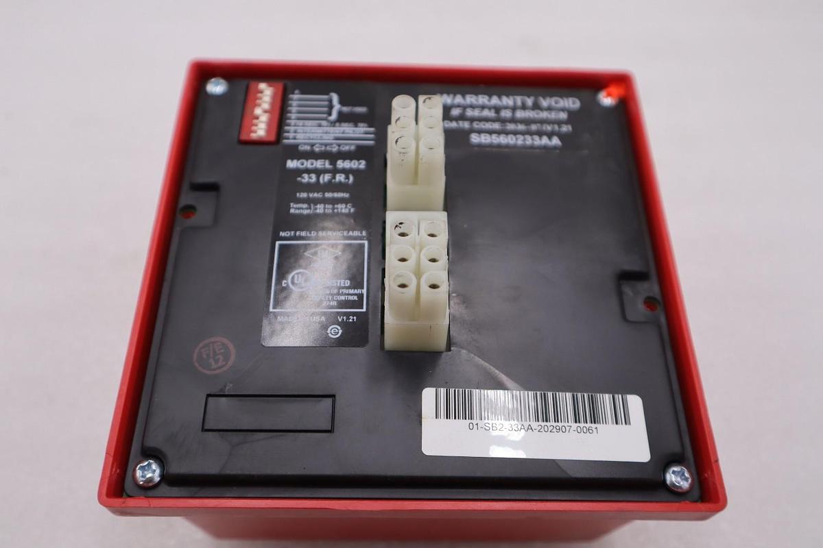 Used NEW Fireye SB560233AA Flame Rod 120VAC 5/10TFI No Purge STOCK H733A