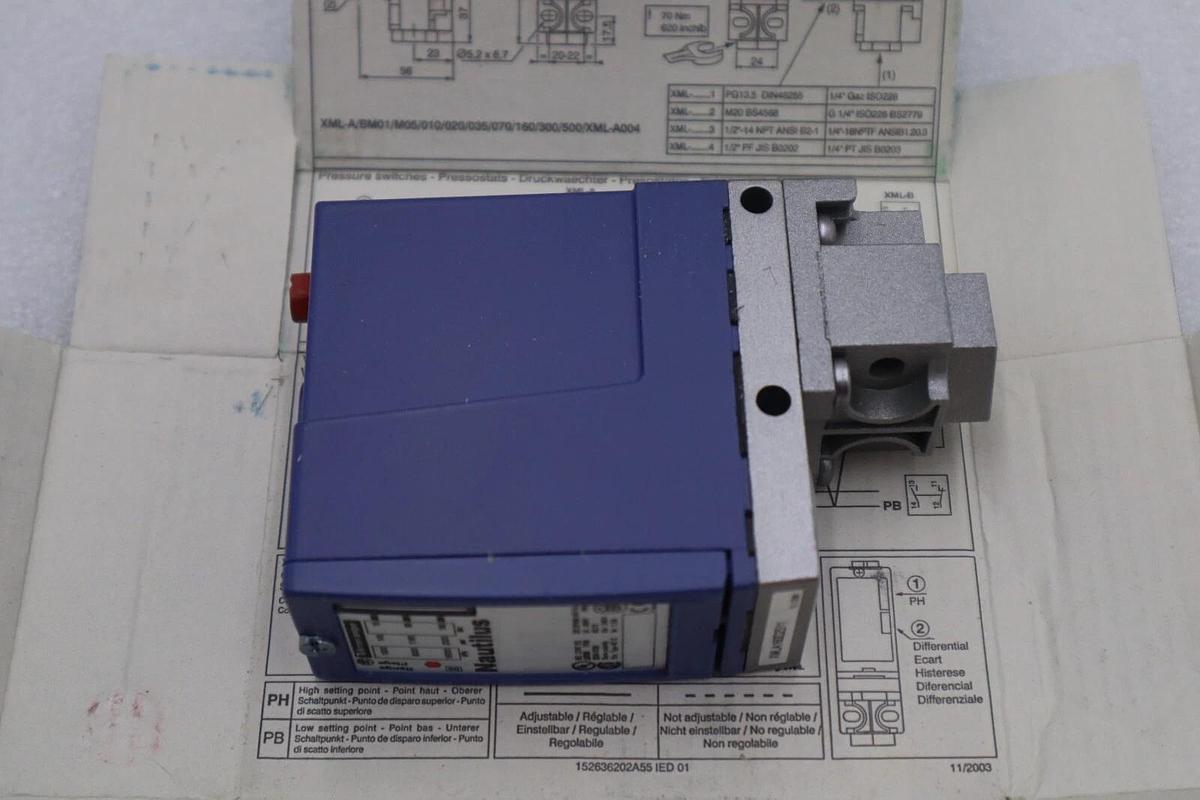 Used NEW TELEMECANIQUE XML A160D2S11 PRESSURE SWITCH XMLA160D2S11 STOCK K-2297