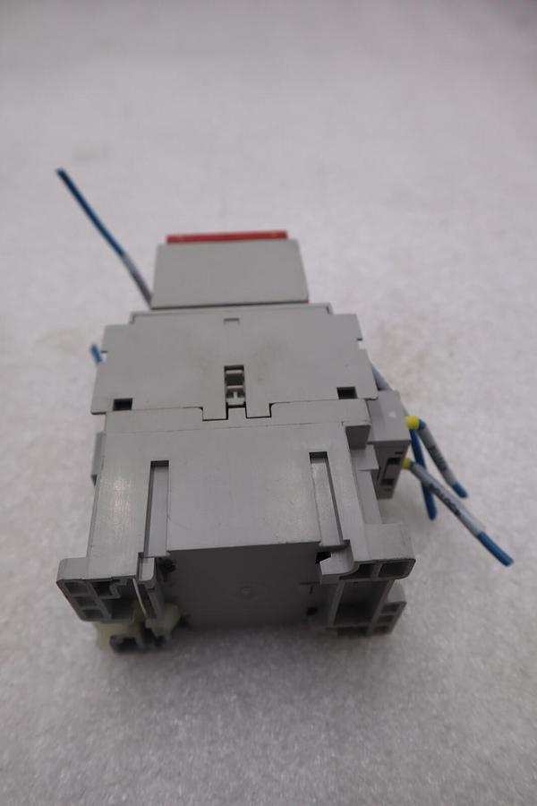 Used ALLEN-BRADLEY 100-C37D00/C CONTACTOR STOCK #K-2640