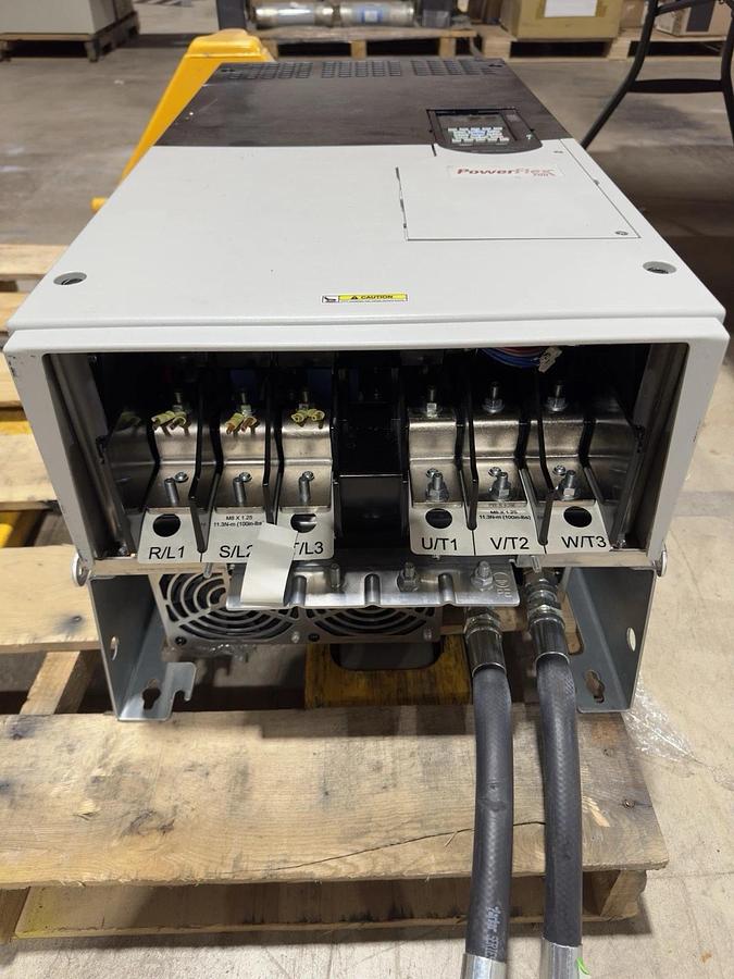 Used ALLEN BRADLEY 20GWANC415AN6VNHN8-RW AC DRIVE LIQUID COOLED 3 PHASE OUTPUT #S683