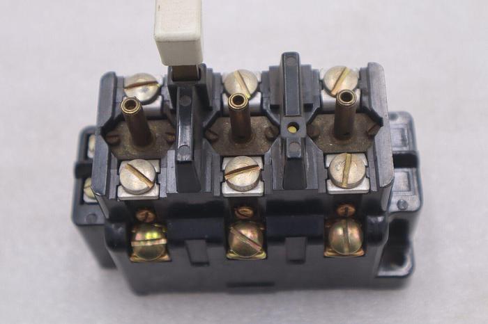 Allen-Bradley 815-B0V16 Series K Overload Relay Size 1 3-Relays STOCK K-3726