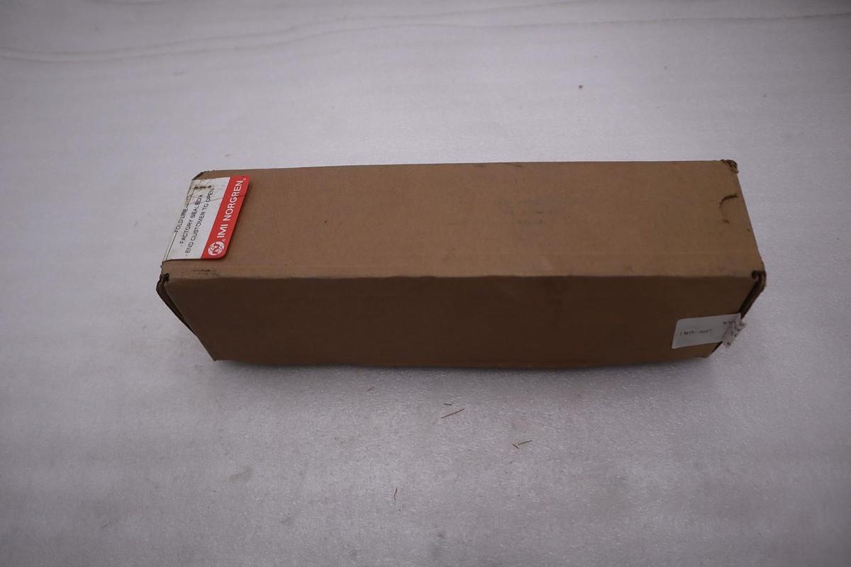 NEW NORGREN R73G-2GK-RMN 300PSI REGULATOR STK 4017B