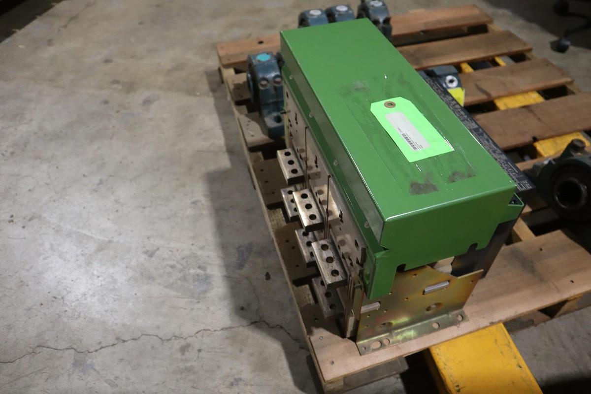 Used SQUARE D MP20H2 MASTERPACT CIRCUIT BREAKER 2000 STOCK CC59