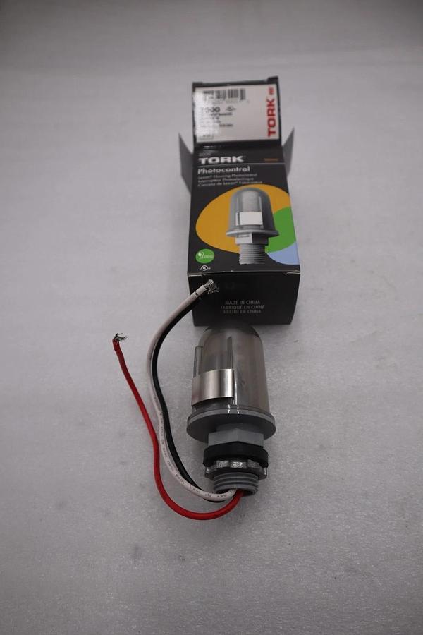 Used Tork 2000 1/2" Conduit Mounting Photocontrol NEW OPEN BOX STK G890A