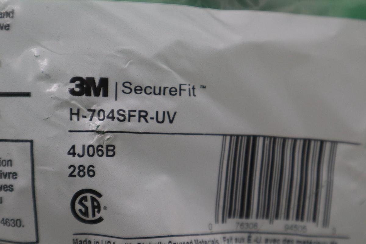 LOT OF 2 - 3M H-704Sfr-Uv Securefit(Tm) Hard Hat, Hdpe, 4 Point Ratchet - SGF87