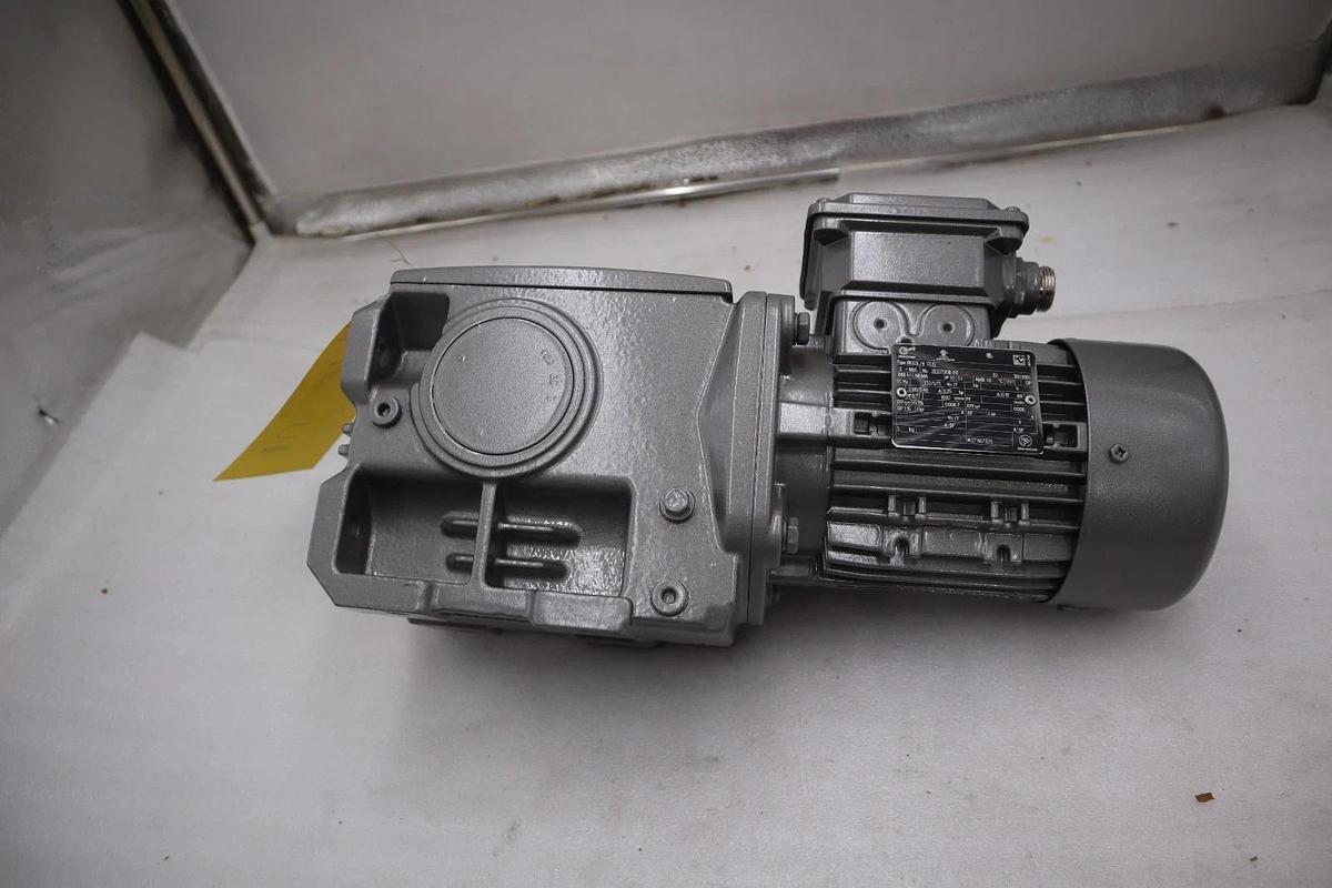 Used Nord SK 02050-63L/4 CUS 231.41:1 GEAR MOTOR RIGHT-ANGLE - STOCK GF534