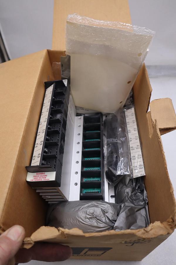 Reliance AutoMate 45C1 Programmable Controller INPUT/OUTPUT RAIL STOCK 5452