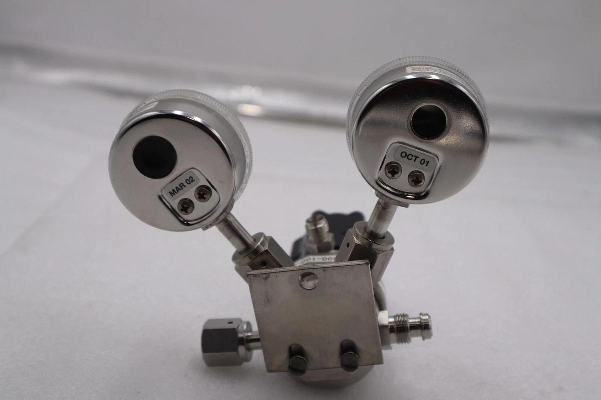 Used MILLIPORE 01-0152-H 200 PSI BAR PRESSURE GAUGE STOCK #K-1542A