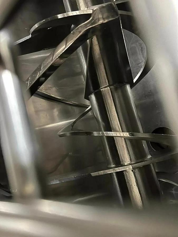 Used STAINLESS STEEL DOUBLE SPIRAL RIBBON BLENDER APPROXIMATELY 170 CUBIC FEET