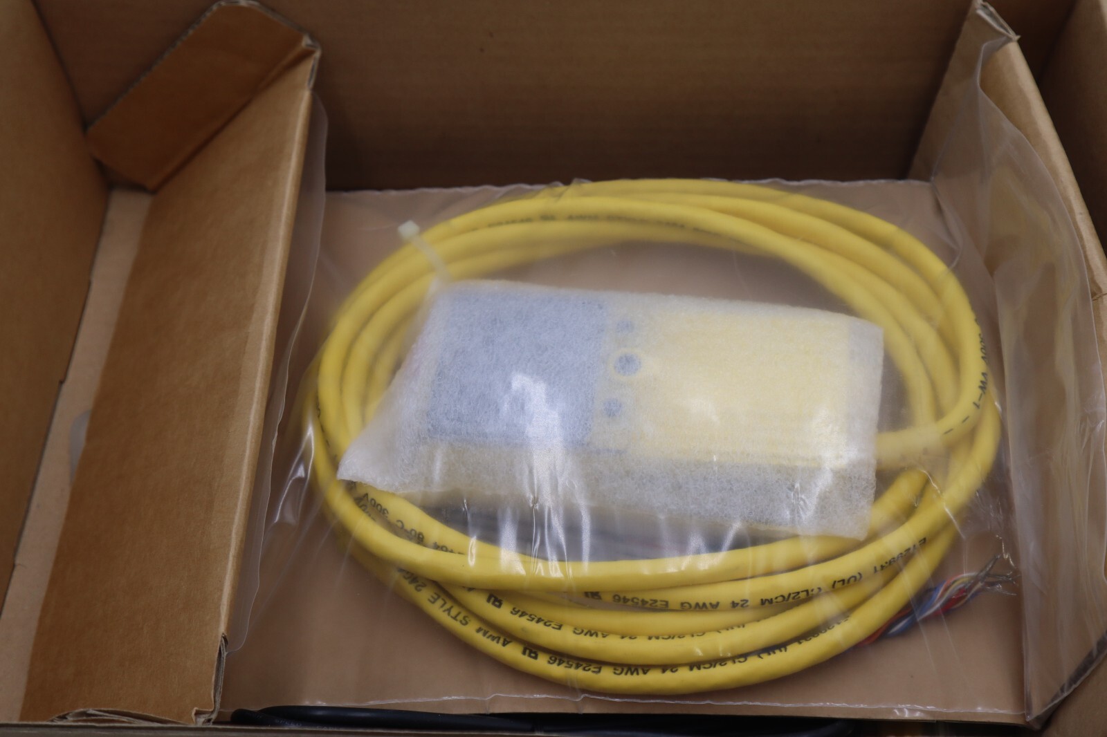NEW COGNEX CKR-101-00 VISION SENSOR CHECKER 805-0060-2 C STOCK 2432