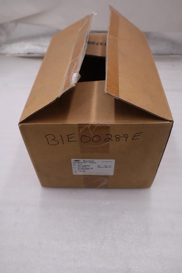 Baumer Baldor DC Tachometer Tachogenerator APY-20 / APY20 NEW IN BOX #GF-1395