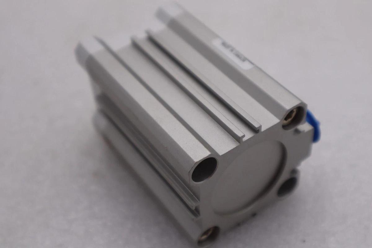 SMC NCQ2KB32-40D / NCQ2KB3240D (BRAND NEW) CYLINDER STOCK 1394-A