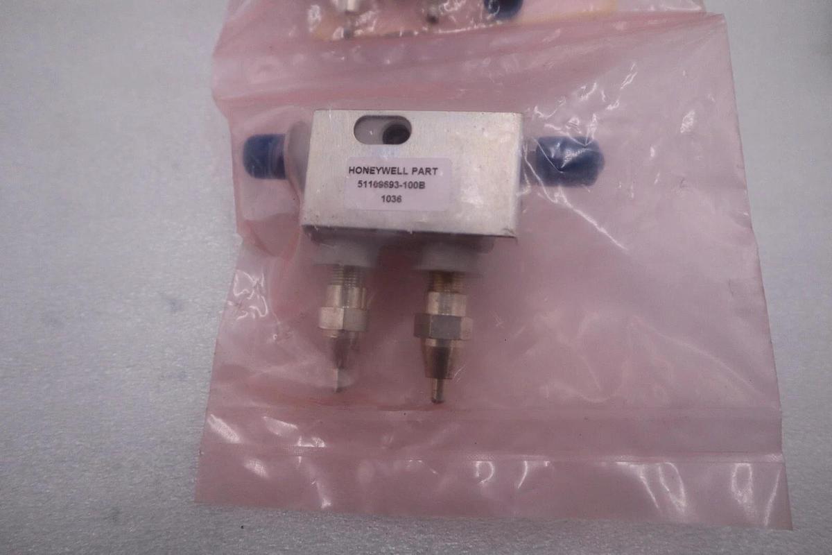 NEW OPEN BOX Honeywell 51109693-100B Ground Tap STOCK G839A