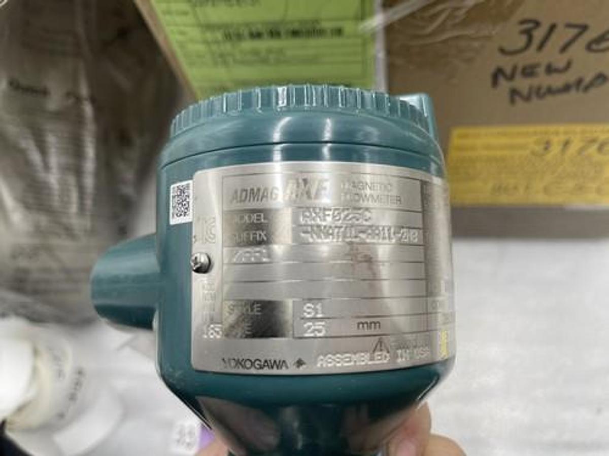 Used NEW YOKOGAWA axf025c-nnat1l-aa11-2nb Magnetic Flow Meter Stock 3399