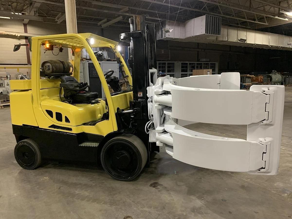 Used 15,500 POUND HYSTER MODEL S155FT FORKLIFT WITH 84" CASCADE PAPER ROLL CLAMP