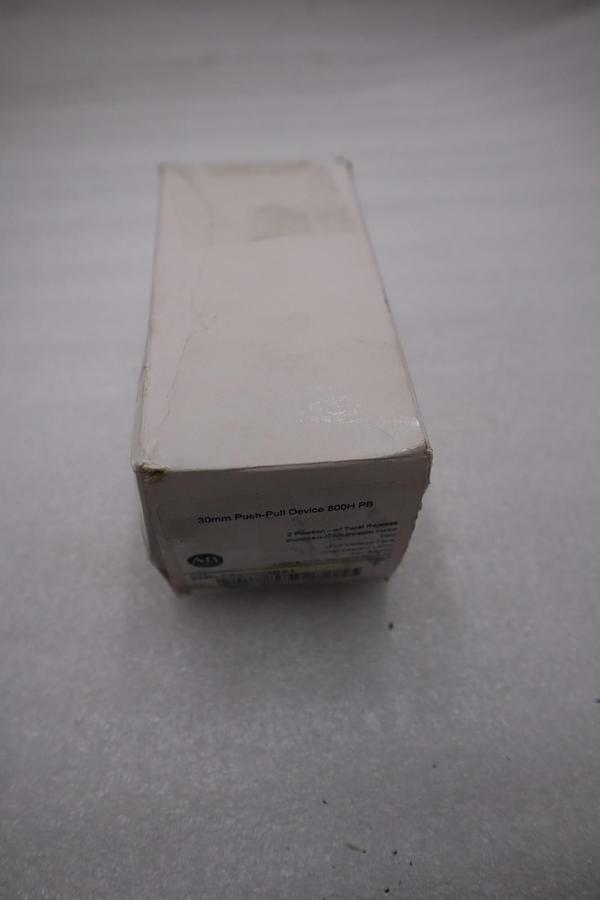 Allen-Bradley 800H-FRXTQ24RA1 Emergency Stop Pushbutton Switch STOCK H864A
