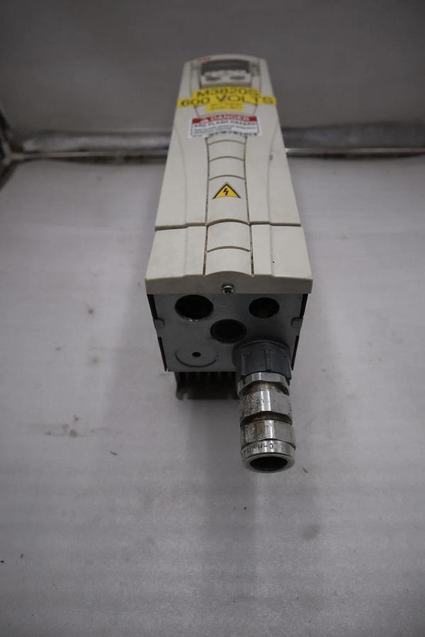 Used ASEA BROWN BOVERI ACS550-U1-09A0-6 / ACS550U109A06 - STOCK GF362