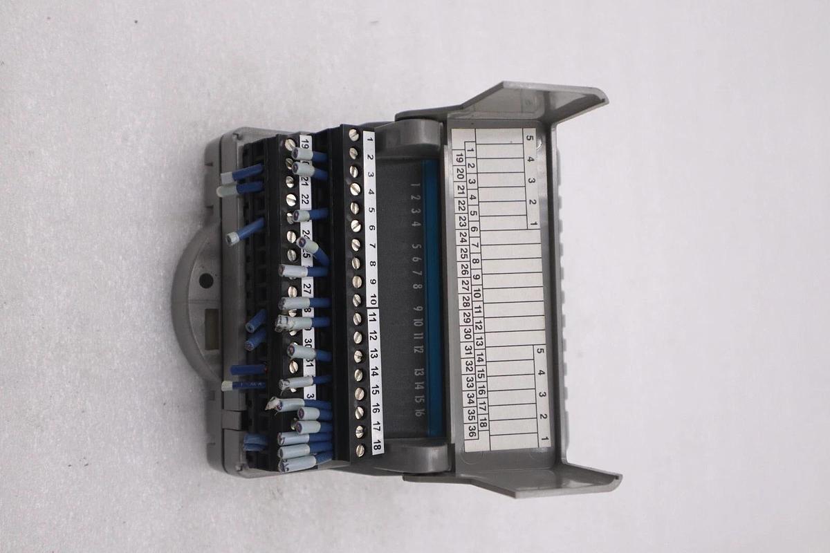 Used GIDDINGS & LEWIS M.1300.7372 R1 Input Module 24VDC SINK/SOURCE STOCK 654-D