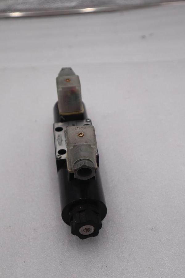 NACHI SA-G01-C6-GR-D2-30 SOLENOID OPERATED CONTROL VALVE STOCK #K-1896