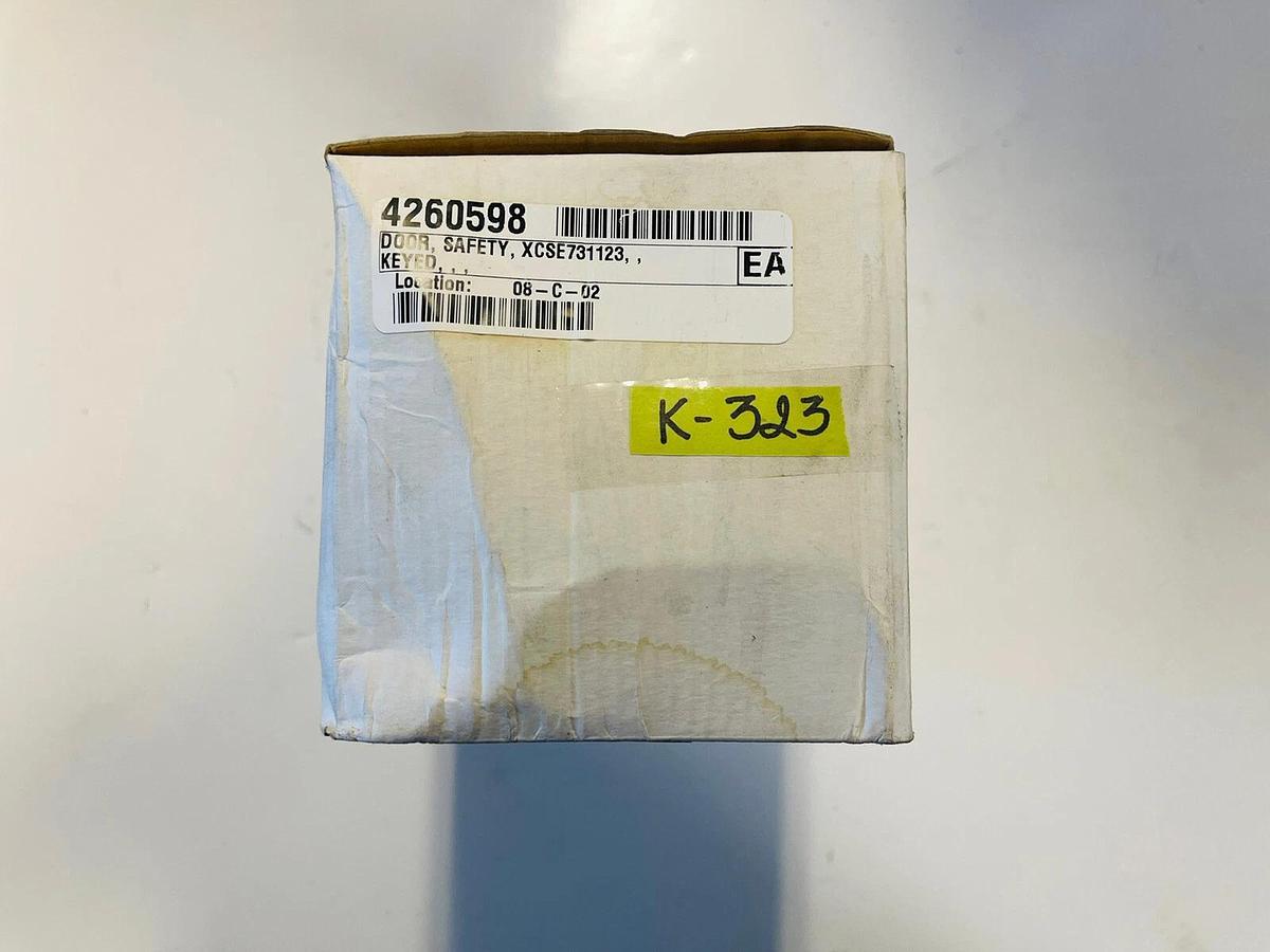 Used SCHNEIDER ELECTRIC XCSE731123 / XCSE731123 #K-323