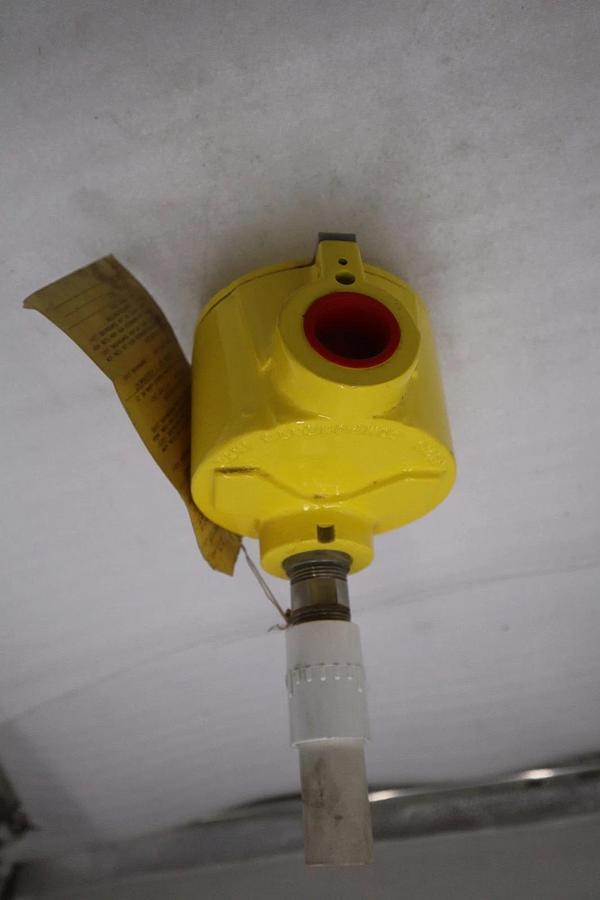 FCI, FLUID COMPONENTS INTERNATIONAL, FLT93B-AB00 , FLOW SWITCH NEW STOCK GF-787