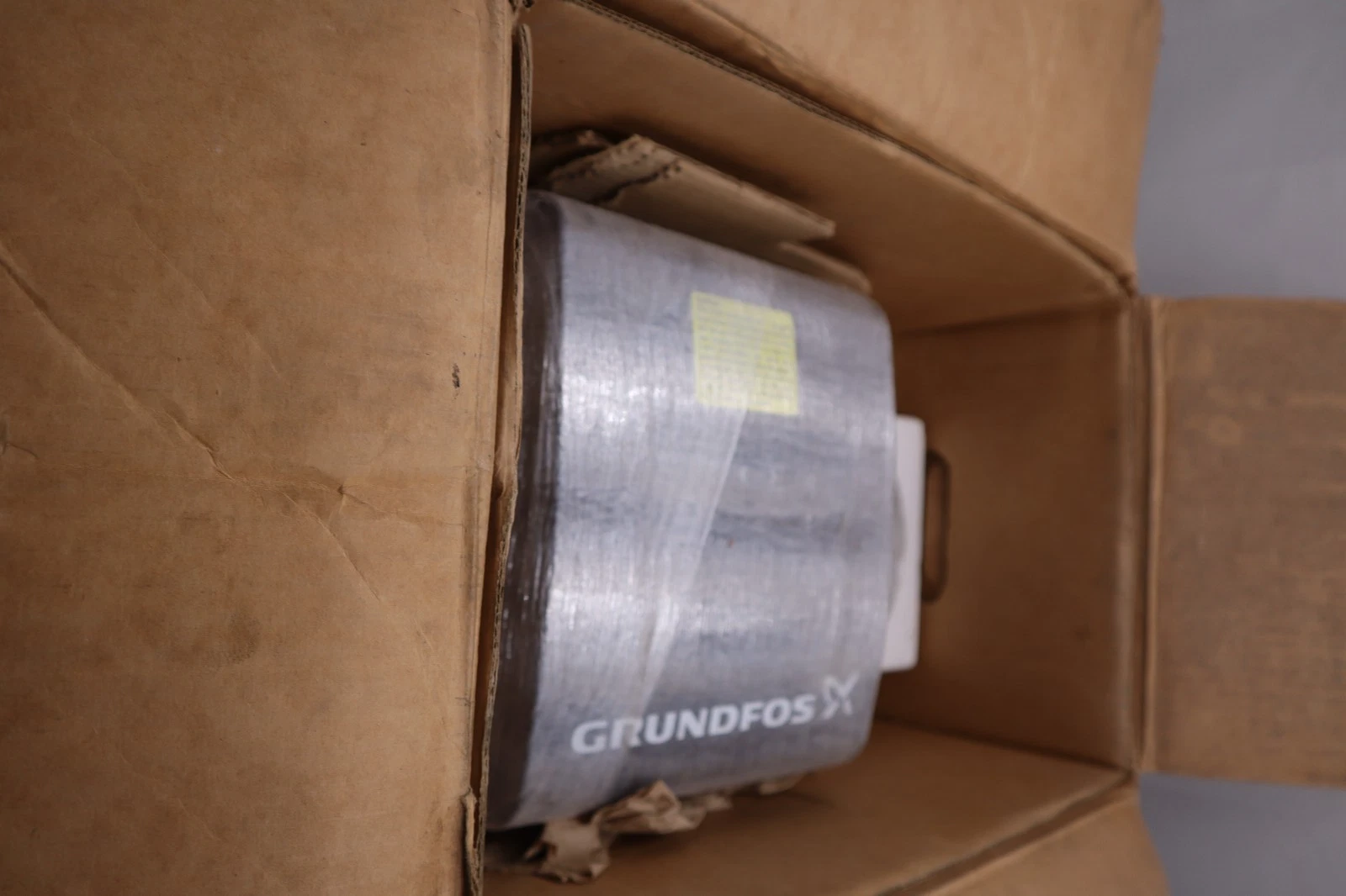 Used Grundfos Pump Motor 90SC 1.5 KW 400V 50/60HZ 92569920 NEW IN BOX STOCK H746