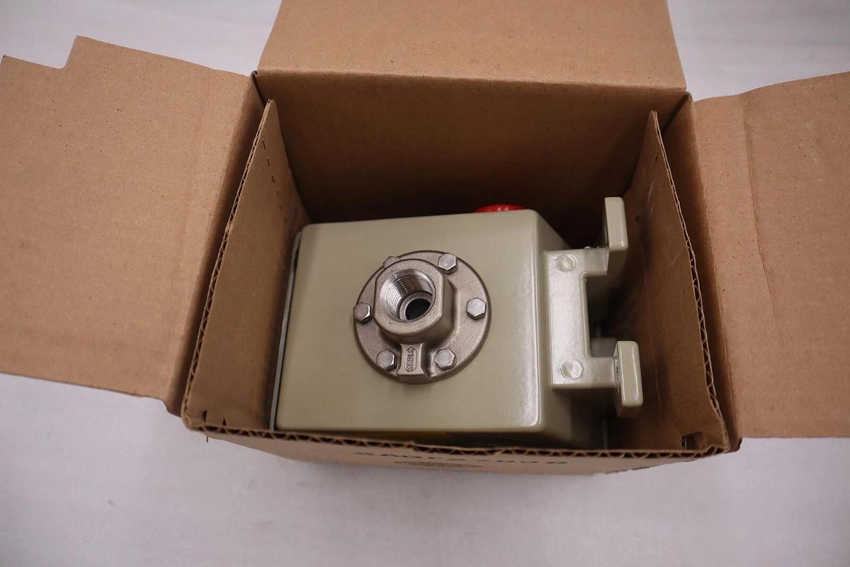 NEW ASHCROFT LPSN4PB07 XCHFMK3 Pressure Switch 15psi 125/250VAC STOCK H184