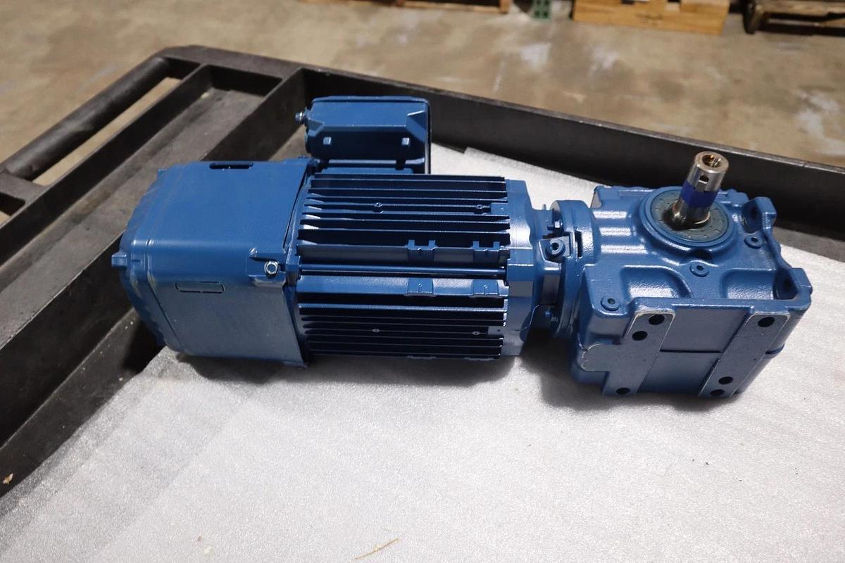 Used NEW Sew Eurodrive S47 DRN80M4/BE1HR Helical Worm Gearmotor STOCK HP146
