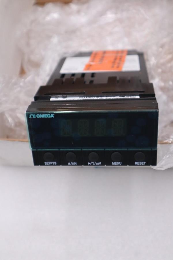 Omega PHCN-37-03 pH Controller 115V 7watt - NEW IN BOX - STOCK GF1236