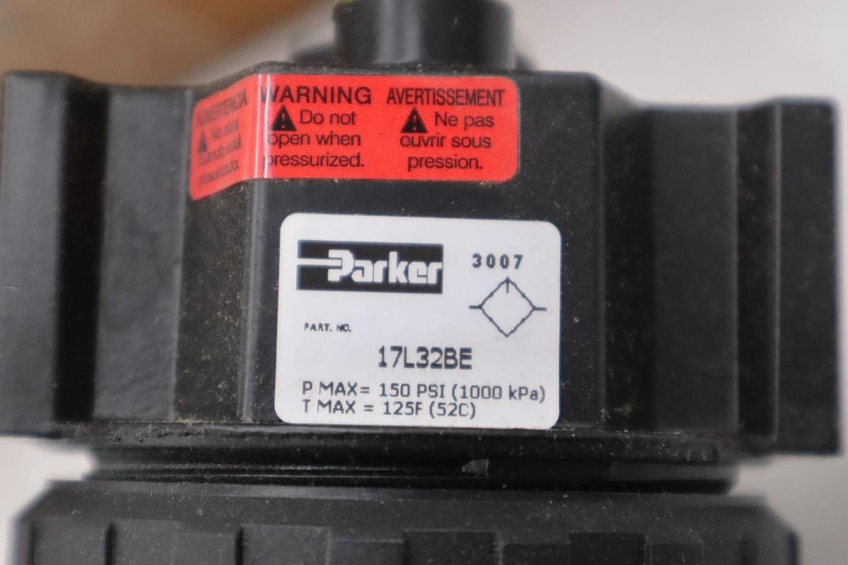 Used NEW OPEN BOX Parker 17L32BE Lubricator STOCK GF204A