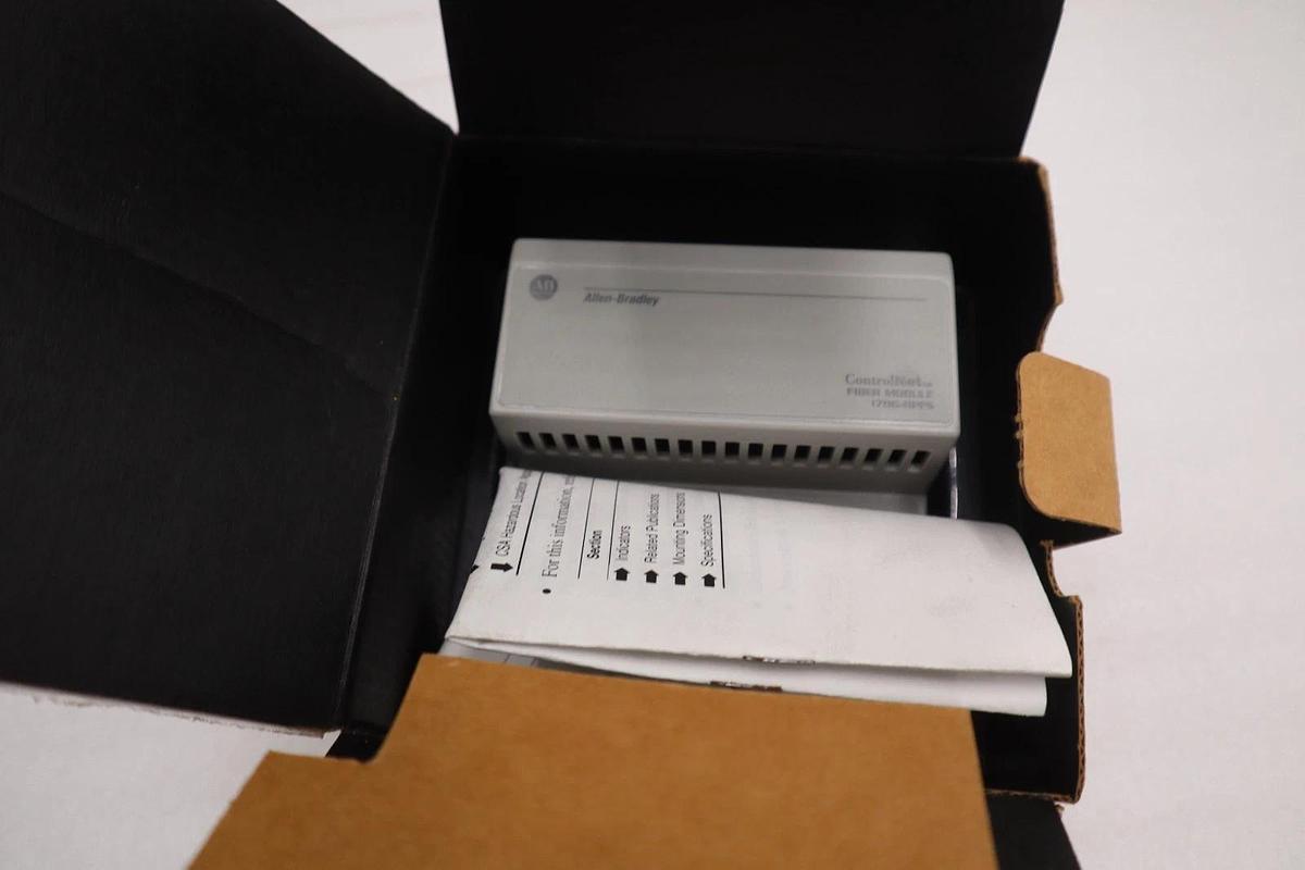 Used ALLEN BRADLEY 1786-RPFS CONTROLNET FIBER RING SHORT REPEATER MODULE - STK GF241A