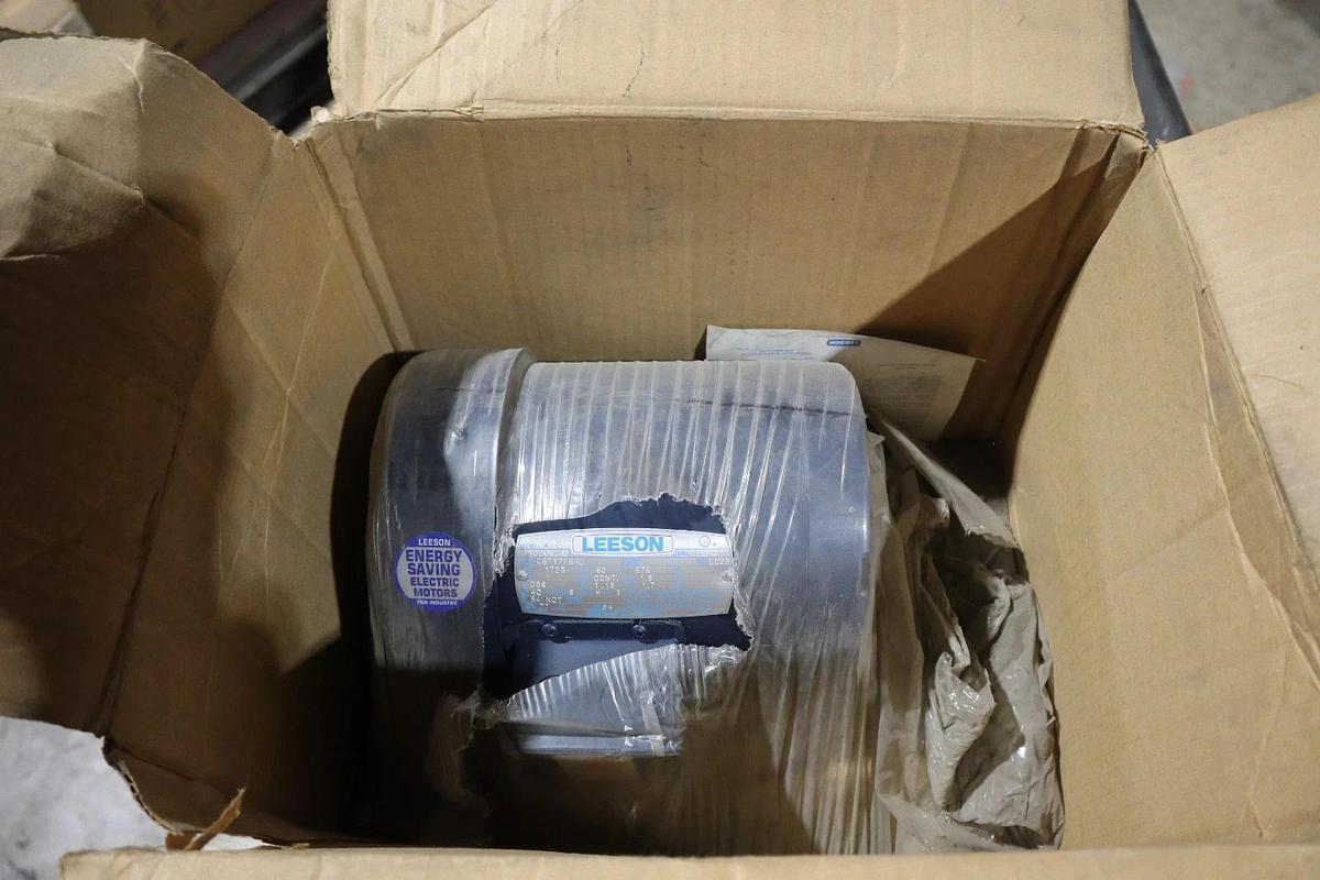 Used LEESON 110206.00 C6T17FB4D 575V 1.5A 1725 RPM 5/8 IN - STOCK SGF64
