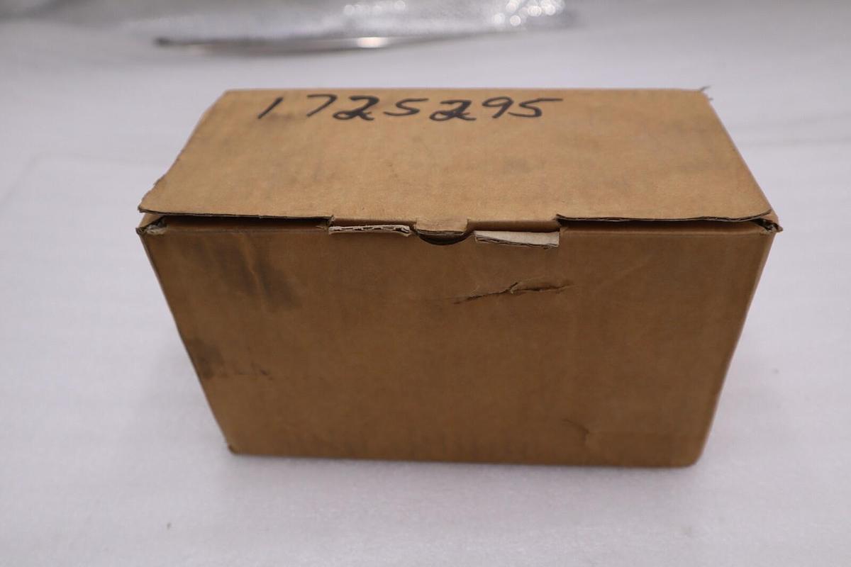 Kromschroder VAS115R/NQSR , GAS SOLENOID VALVE 88000100 NEW IN BOX STOCK H393