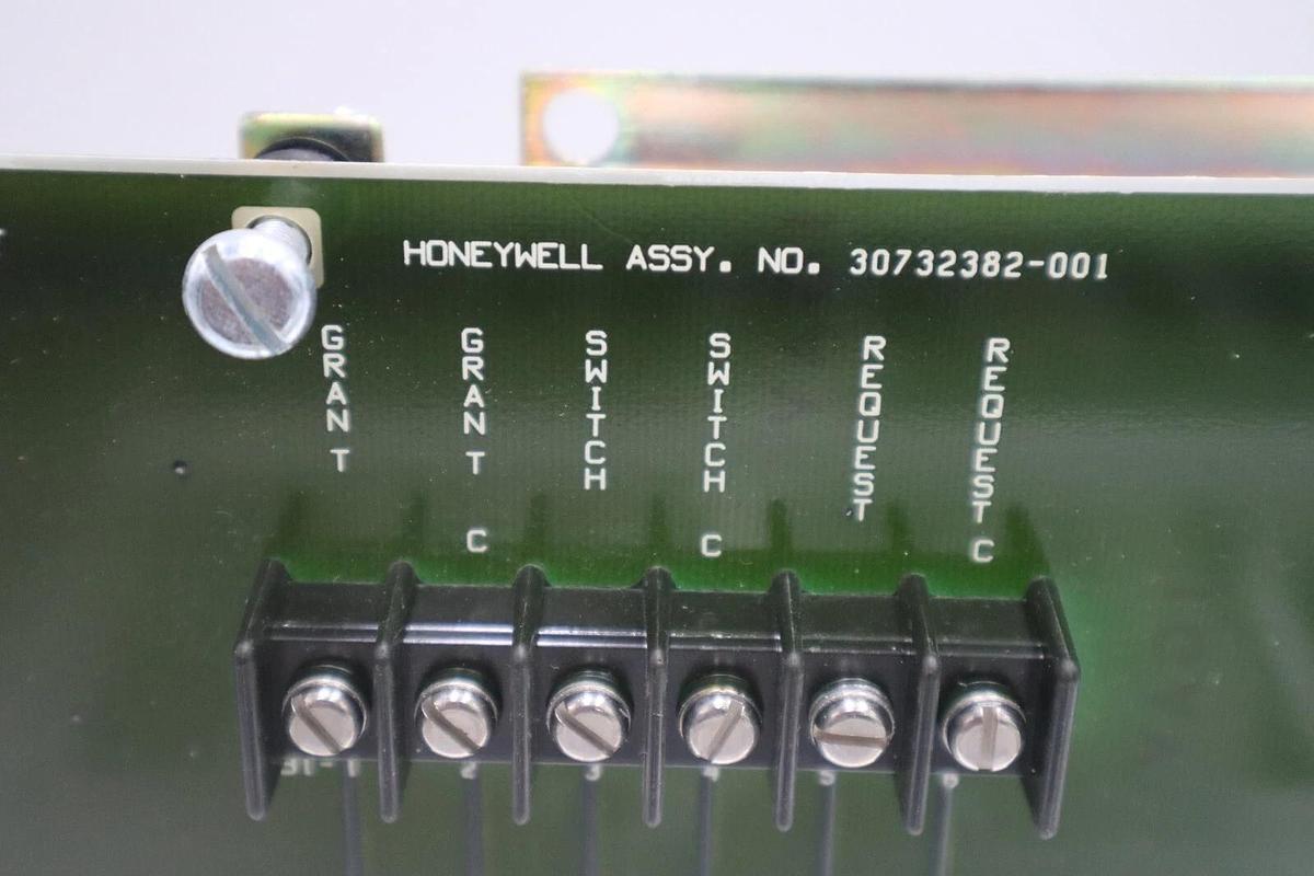 Used NEW HONEYWELL C-HCIOO/ C-HCI00 RACK PREFERRED ACCESS EXPANDER FILE STOCK G683