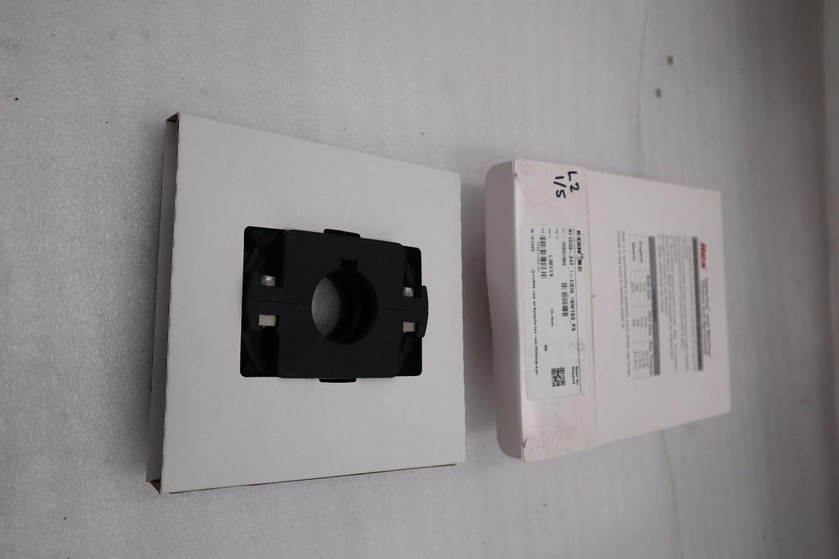 NEW Rexnord NS1500-24T-1-1/2IN 1KW1SS PA Thermoplastic Split Sprocket STK H1879