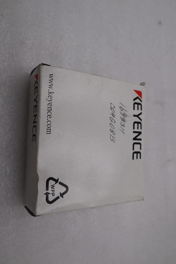 Used New In Box KEYENCE PZ2-62 Photoelectric Sensor STOCK H1087A