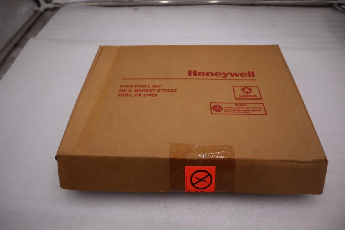 Used NEW OPEN BOX Honeywell 30731673-501 Core Memory Card PLC Rack Circuit Board G621
