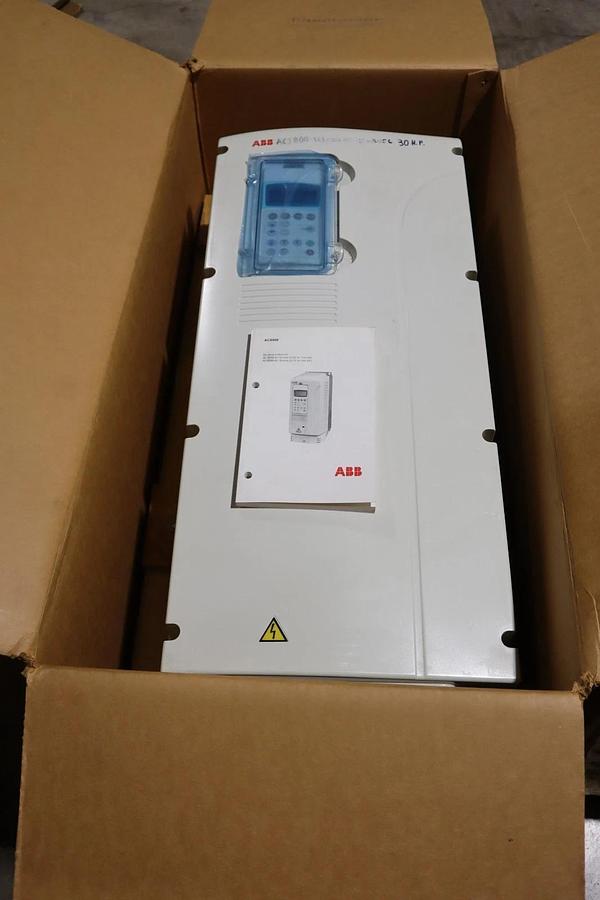 30 HP ABB ACS800-U1-0030-5+B056 / ACS800U100305+B056 DRIVE UNIT NEW STOCK CC-23