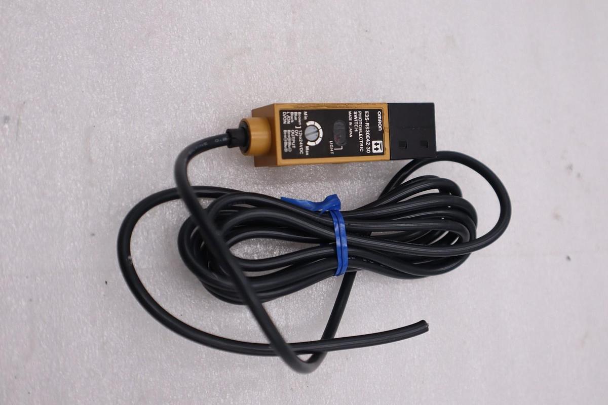 Omron E3S-RS30E42-30 Photoelectric Switch 12-24v-dc STOCK H1474A