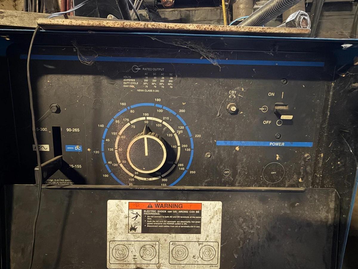 Used Miller Dialarc 250 AC/DC Constant Current Welding Power Source Welder