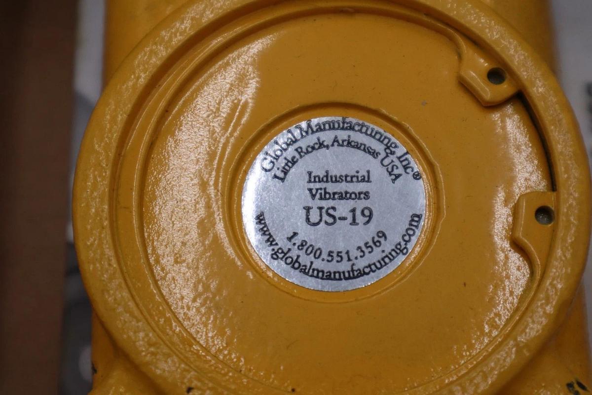 Used GLOBAL MANUFACTURING INDUSTRIAL BALL VIBRATOR US-19 STOCK H1422