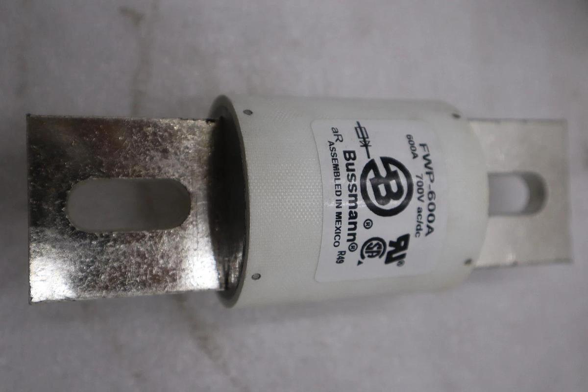NEW OPEN BOX BUSSMANN FWP-600A FUSE 600A 700V FWP600A STK GF411A