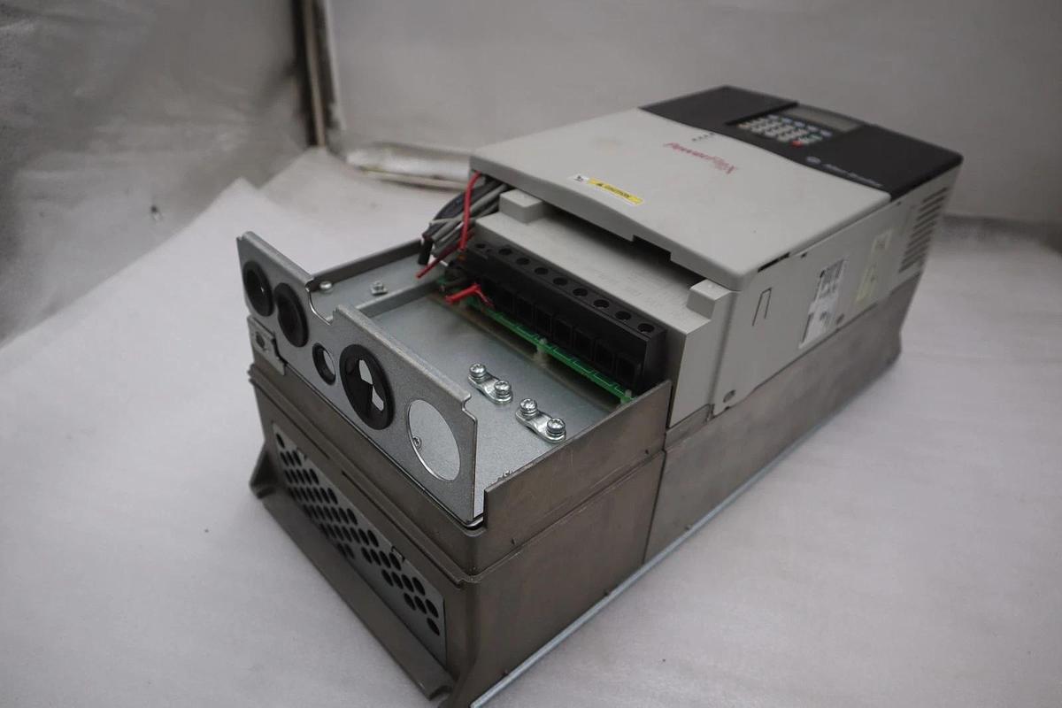 Used 30HP 20BE032A3AYNANC0 PowerFlex 70 Allen Bradley Drive VFD Stock GF599