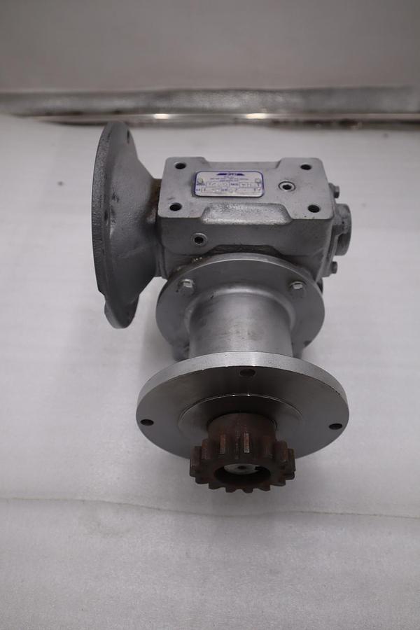 NEW IPTS IC60 GEAR REDUCER RATIO 25:1 - STOCK 5736CC