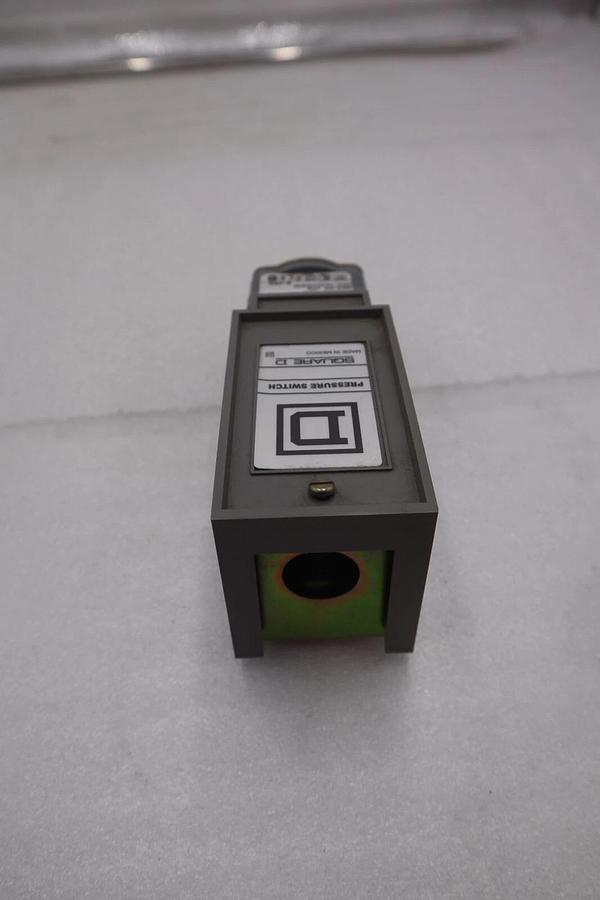Used Square D Pressure Switch B-0514 CL: 9012 TY: GNG-3 100 Psig New Open Box #K-2167