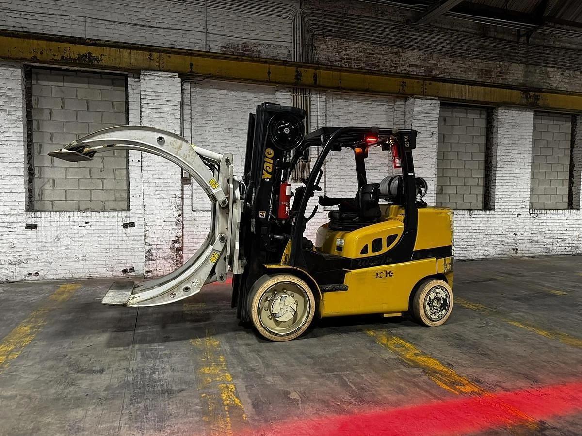Used 15,500 POUND YALE MODEL GLC155VX FORKLIFT WITH 84" CASCADE PAPER ROLL CLAMP LOW