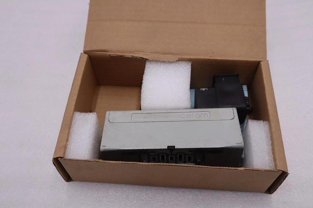 Used Aventics GT-010061-03640/ R432006439 PRESSURE TRANSMISSION VALVE - STOCK GF138A