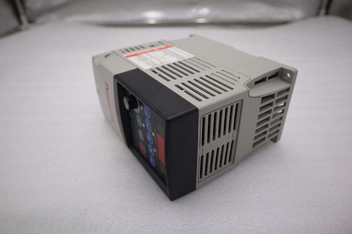 Used ALLEN BRADLEY 22A-D4P0N104 POWERFLEX 4 1.5kW/2.0HP SER A STOCK 5753